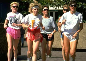 Grupo de personas practicando atletismo